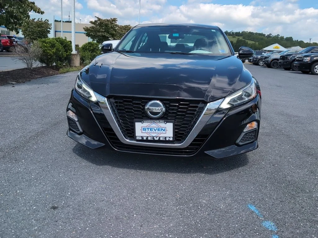 Used 2021 Black Nissan 2.5 SV image 2