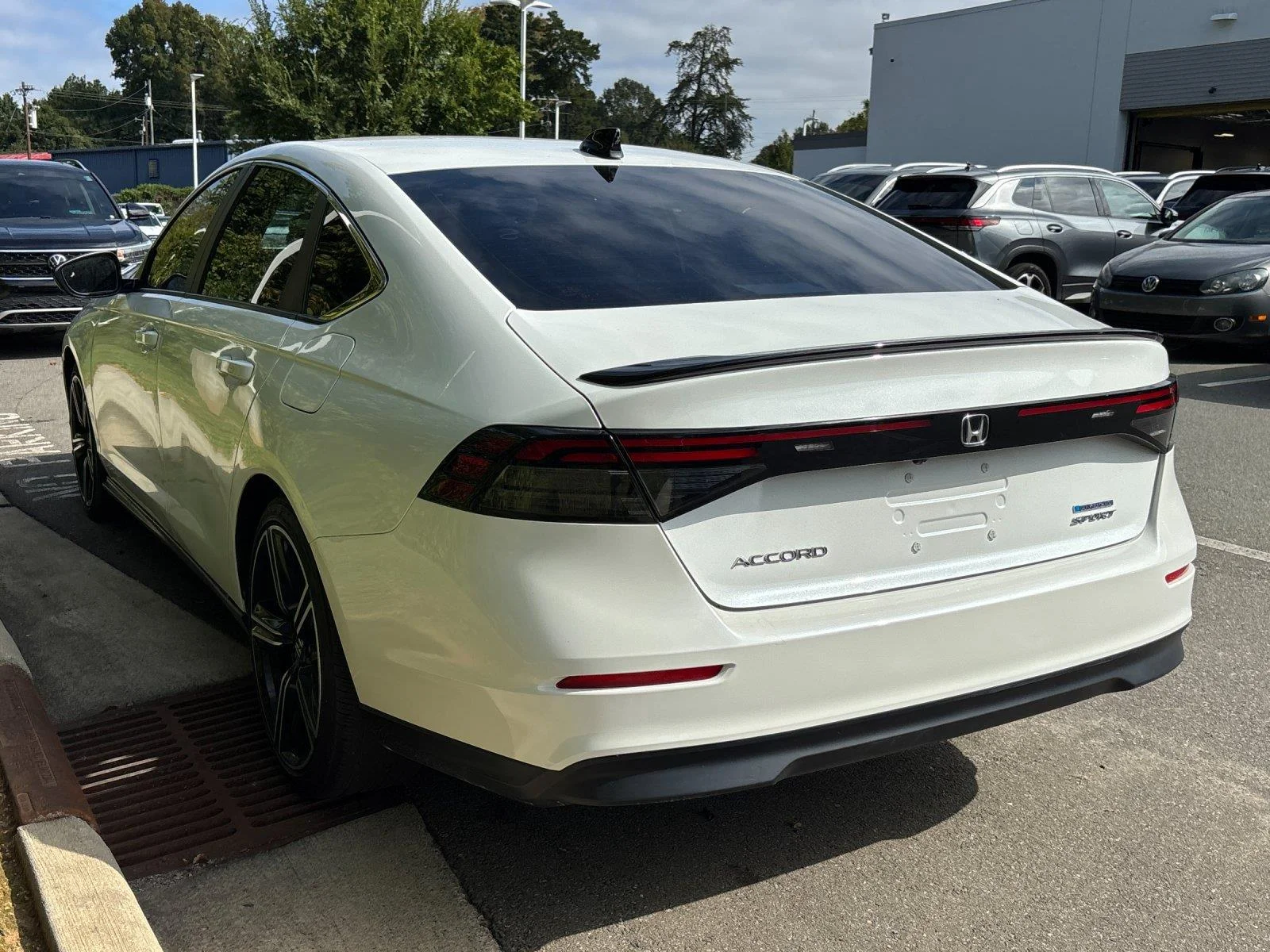 Used 2024 Platinum White Pearl Honda Sport image 3