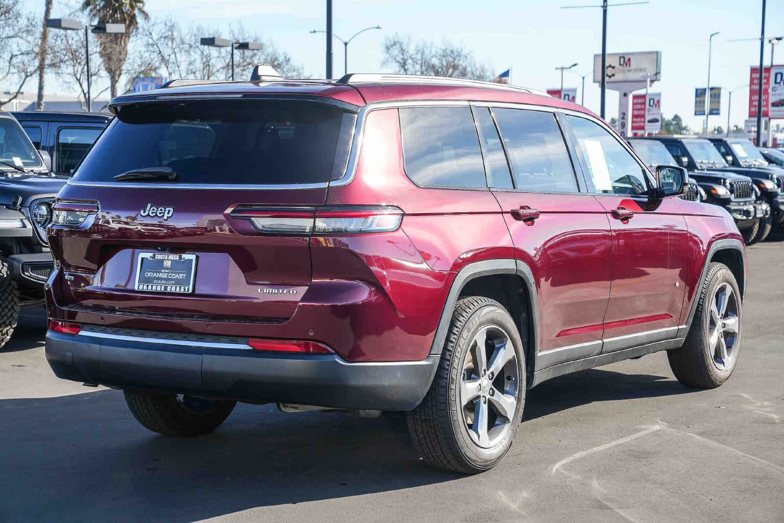 Used 2021 Velvet Red Pearlcoat Jeep Limited image 4