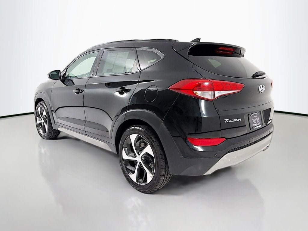 Used 2018 Black Noir Pearl Hyundai Value AWD image 5