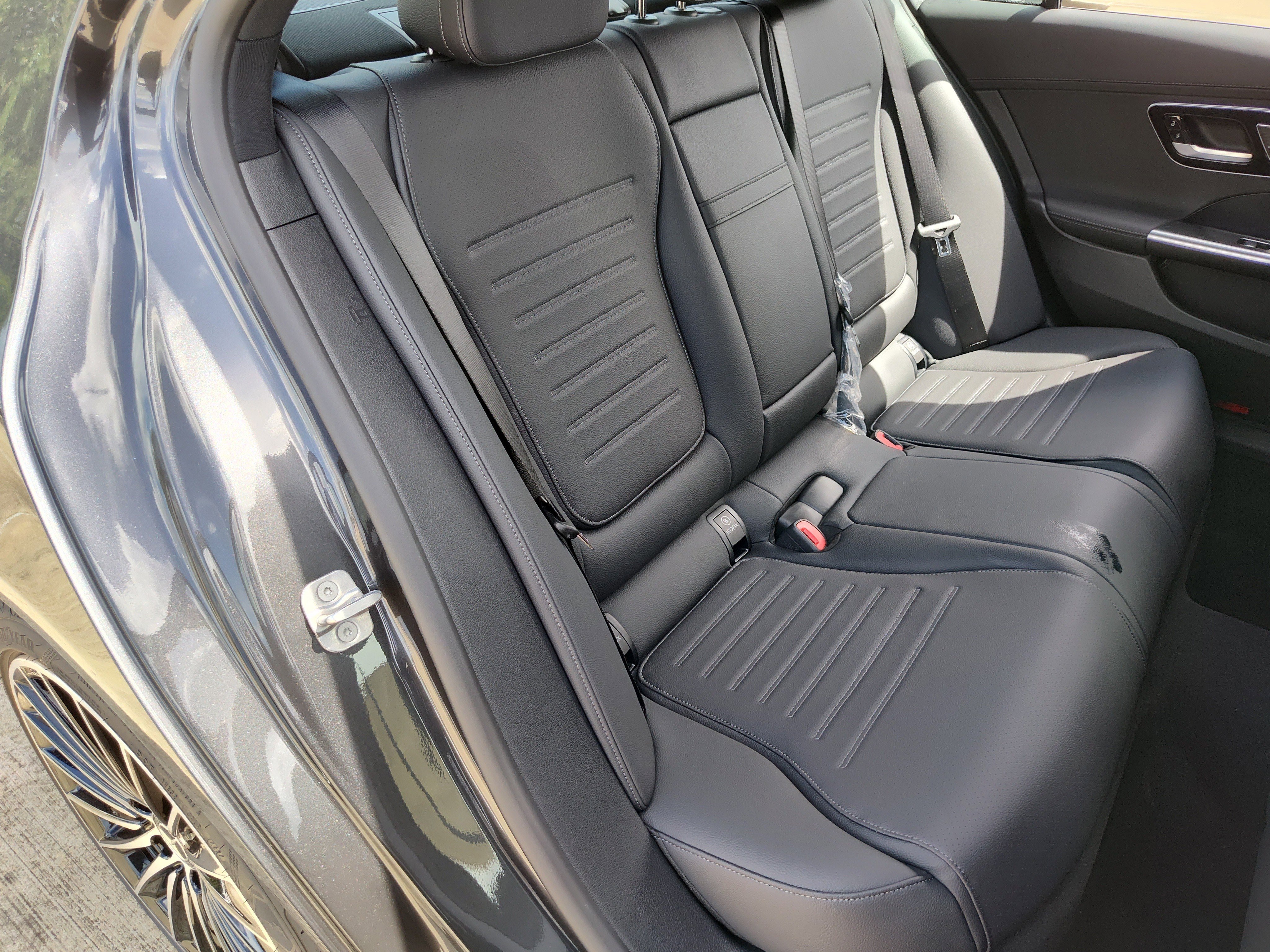 2025 Mercedes-Benz C-Class Sedan C 300 - Photo 28