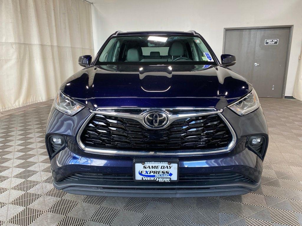 Used 2023 Gray Toyota Limited image 3
