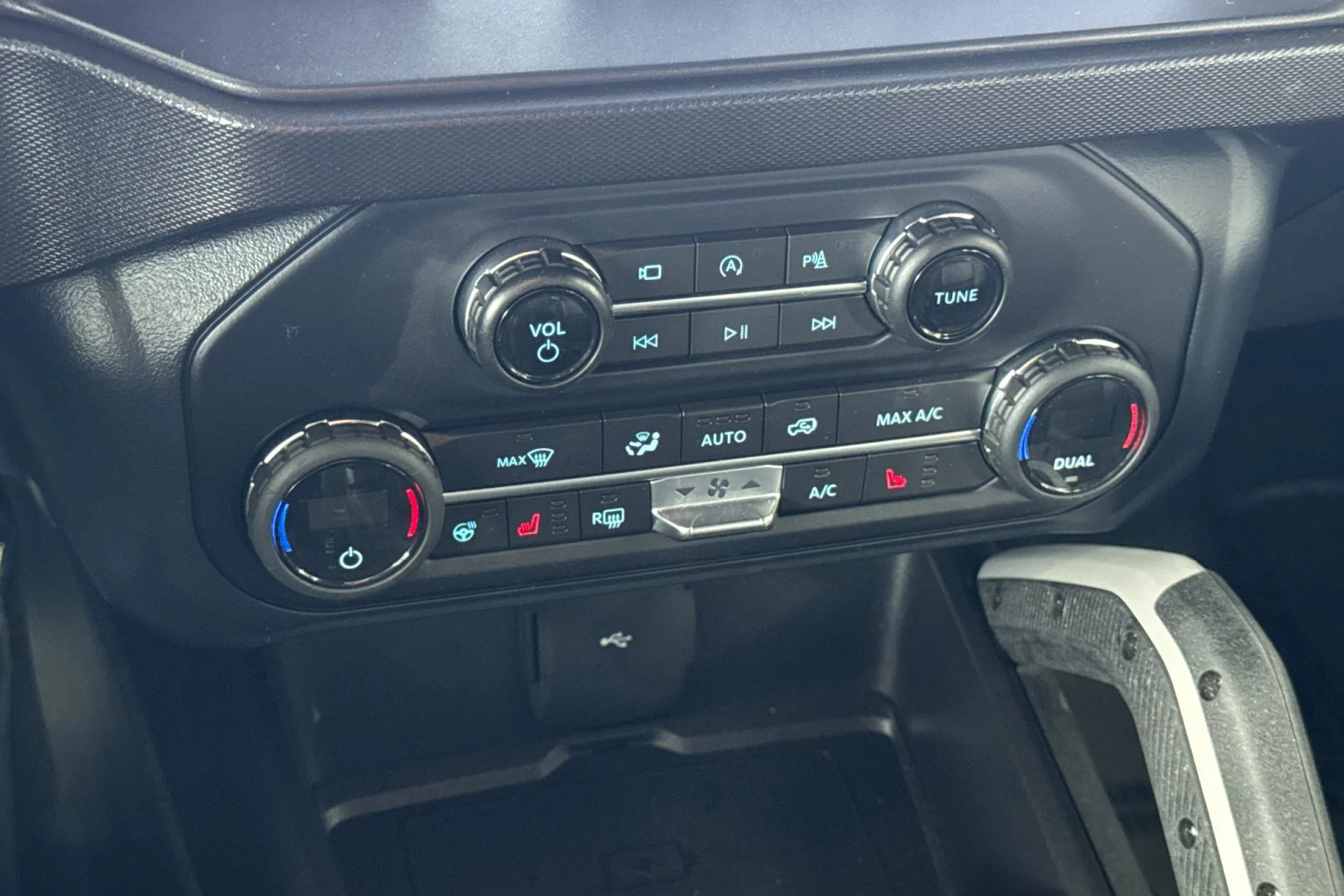 Used 2021 Green Ford First Edition image 23