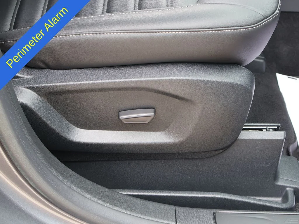Used 2021 Gray Metallic Ford SEL image 11
