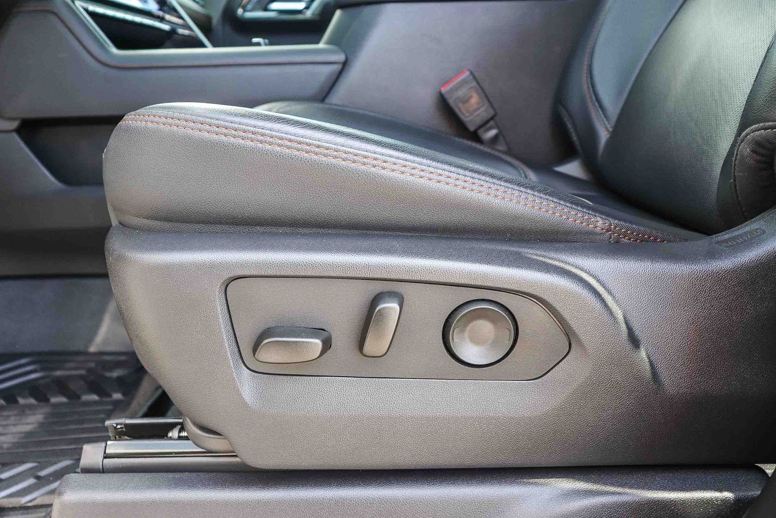 Certified Used 2025 Gray GMC AT4 image 19