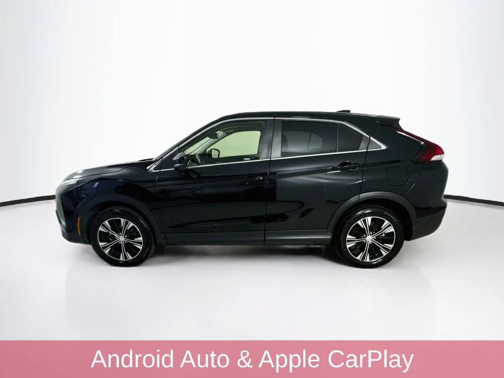 Used 2022  Mitsubishi SE image 4