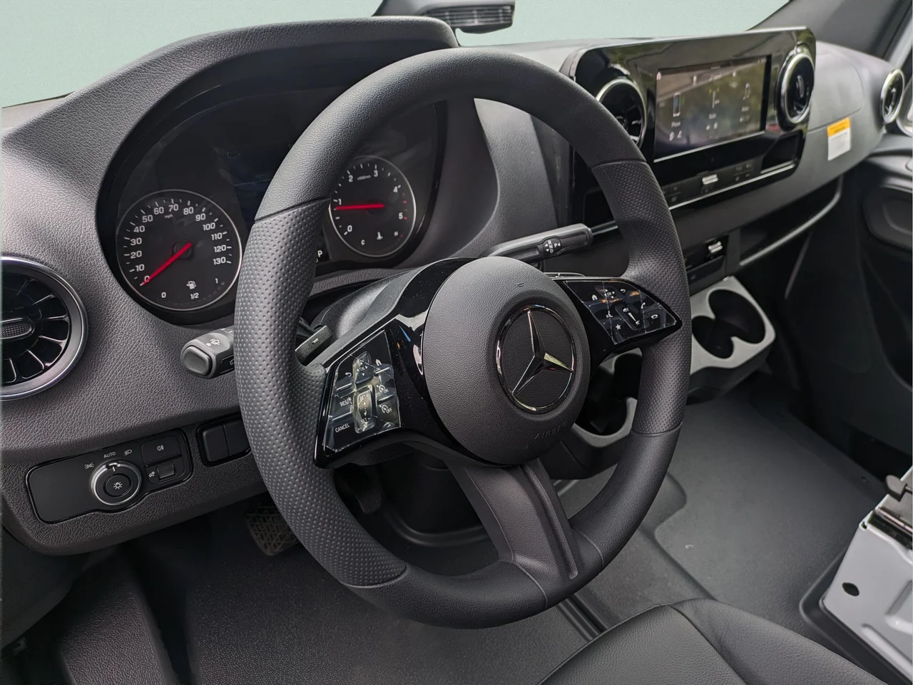 New 2026  Mercedes-Benz Cargo 144 WB image 4