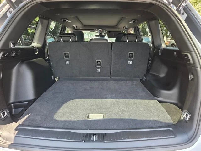 Used 2025 Silver Jeep Limited image 33
