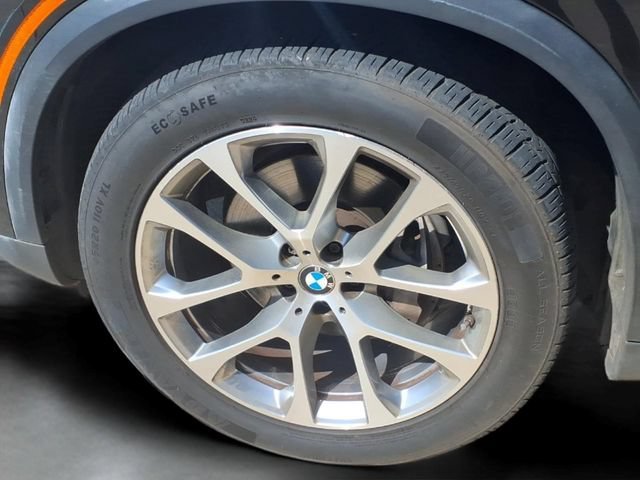 Used 2024  BMW xDrive40i image 18