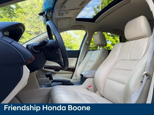 Used 2010  Honda EX-L image 17