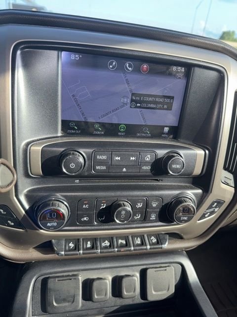Used 2015 White GMC Denali image 9