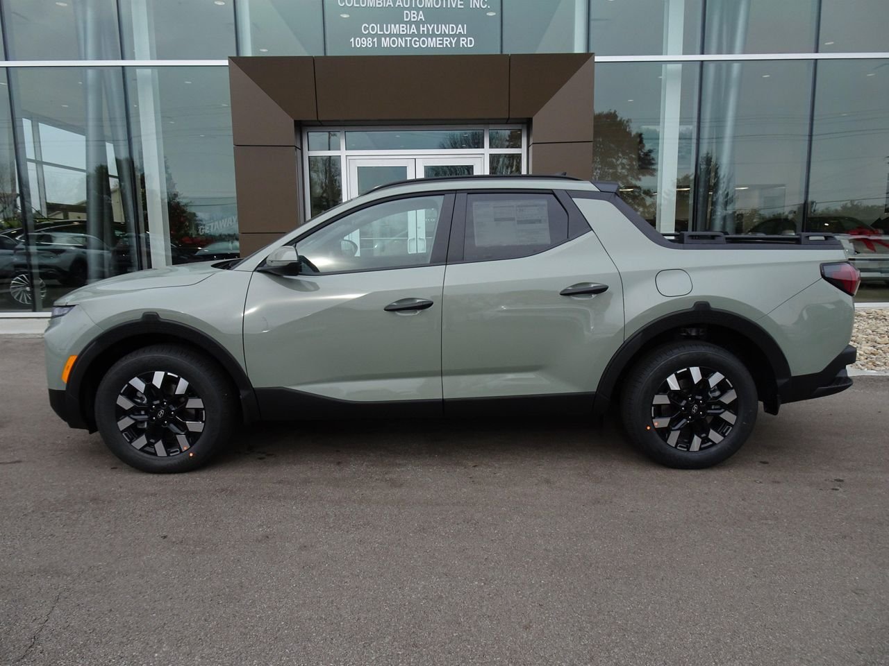 New 2026 Green Hyundai SEL AWD image 2