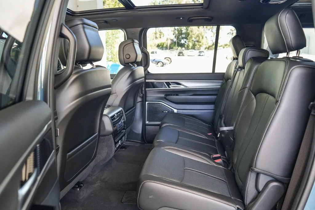 New 2026 Steel Blue Exterior Paint Jeep Upland image 19