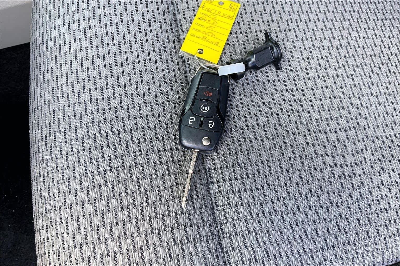 Used 2017 Blue Jeans Metallic Ford XLT image 13