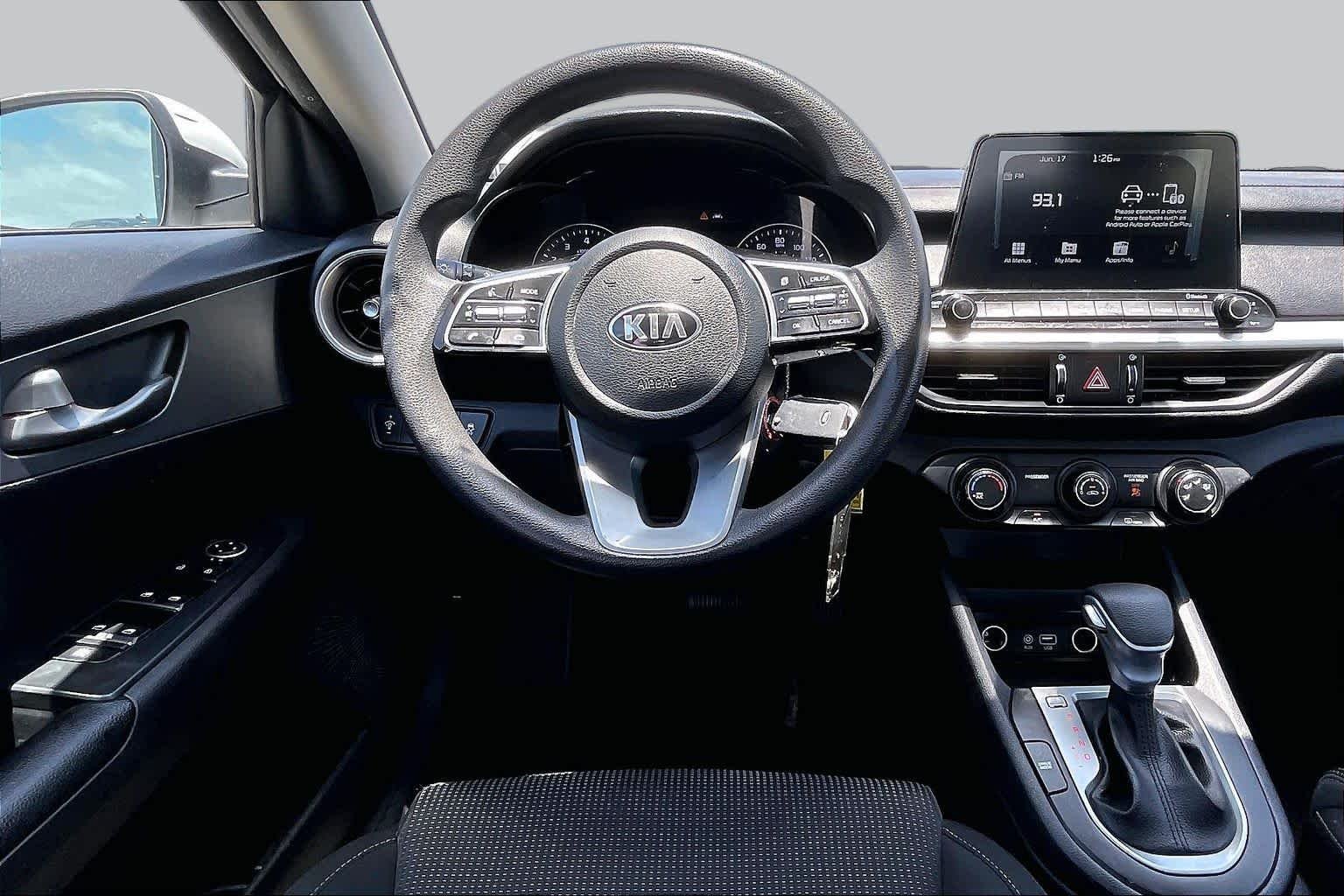 Used 2021 Clear White Kia LXS image 6