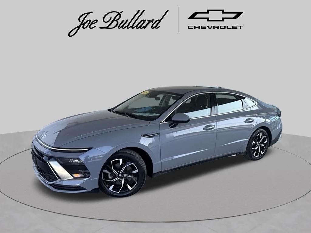 Used 2025 Blue Hyundai SEL image 1