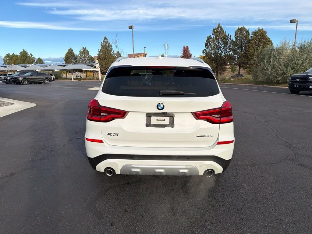 Used 2021 Alpine White BMW xDrive30e image 4