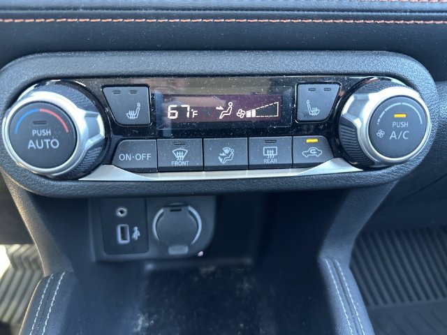 Used 2020 Red Nissan SR image 25