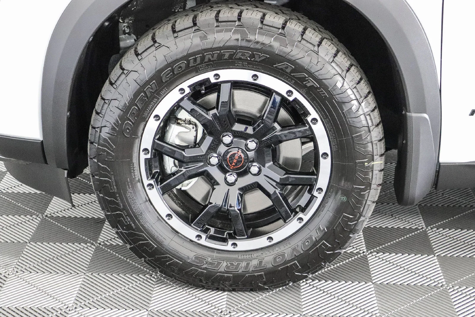 New 2026 Everest White Pearl TriCoat Nissan Rock Creek® image 11