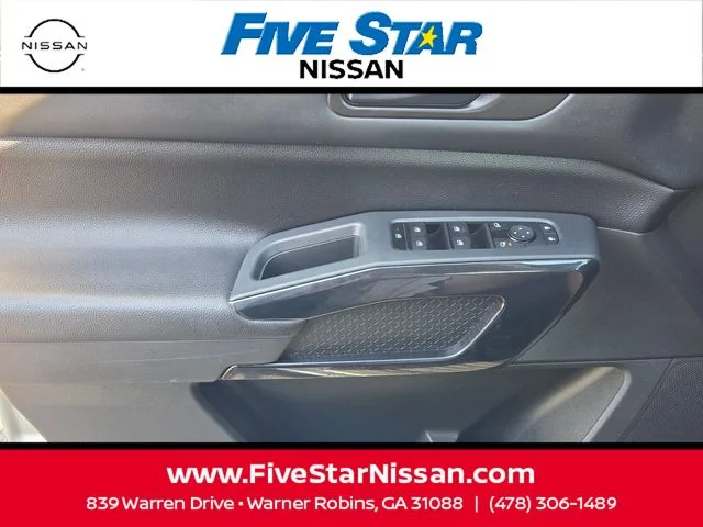 Used 2024 Silver Nissan S image 28