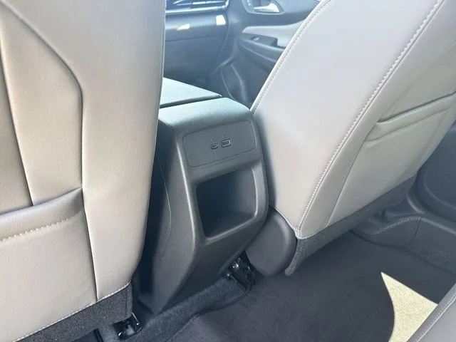 Used 2025 White Frost Tricoat Buick Avenir image 20