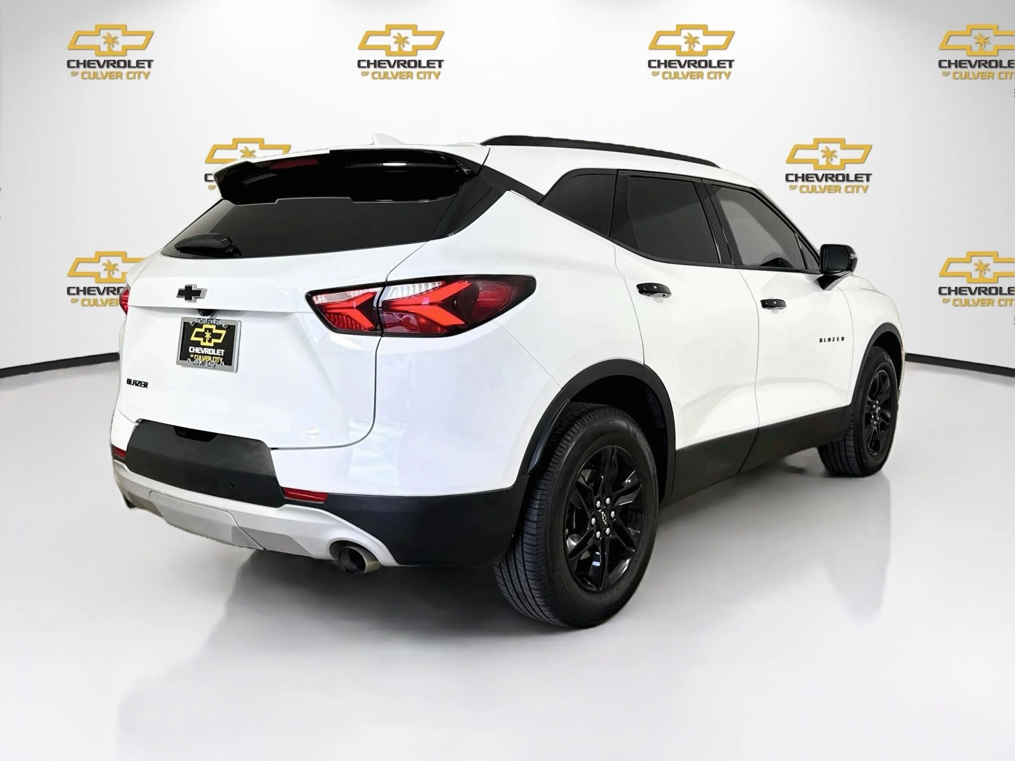 Used 2020 SUMMIT WHITE Chevrolet LT image 8