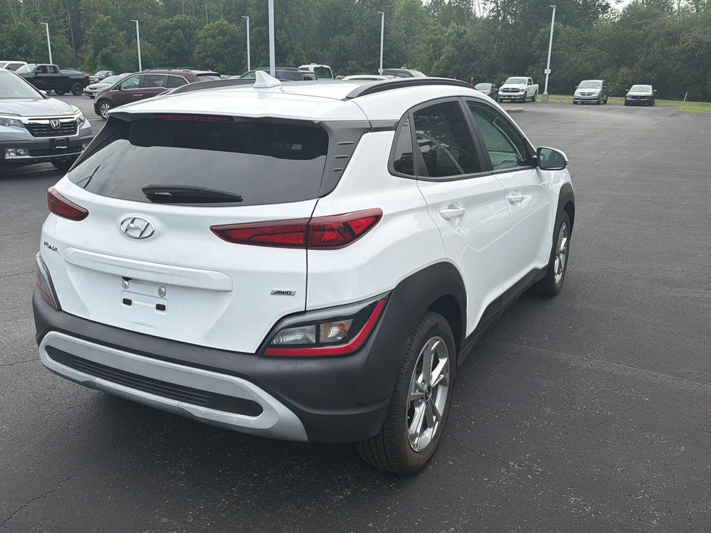 Used 2023 Lunar White Hyundai SEL image 5