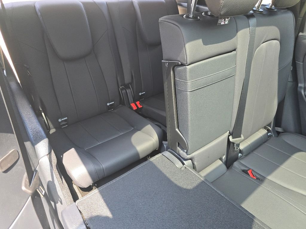 New 2026 Mountain Grey Metallic Mercedes-Benz GLB 250 image 21