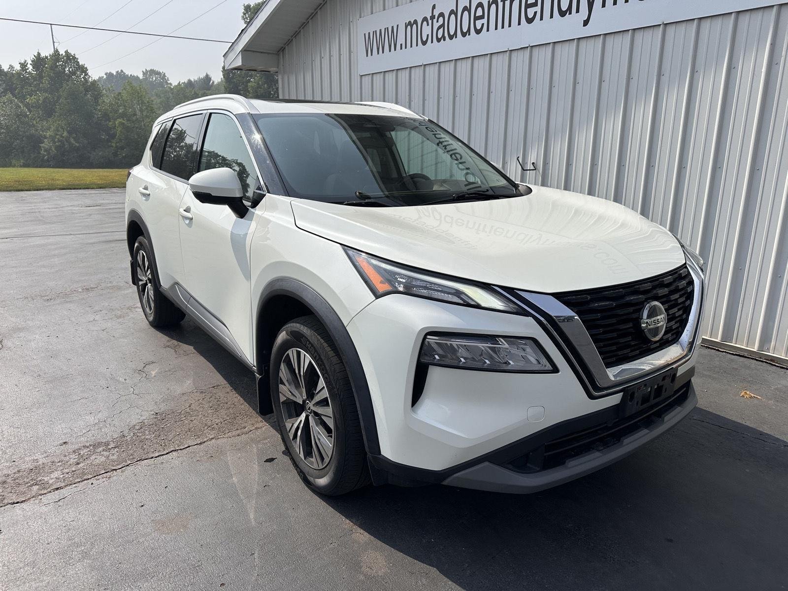 Used 2021 Pearl White Tricoat Nissan SV image 3