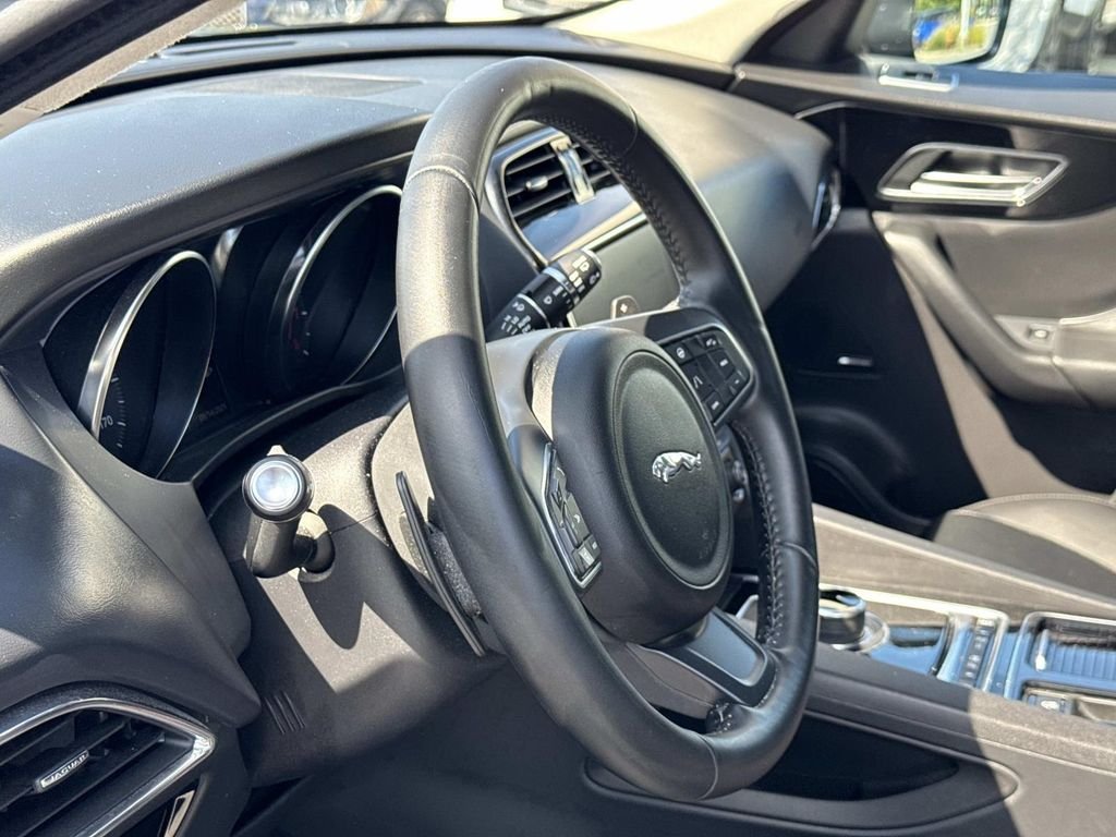 Used 2020 Silver Jaguar 25t Premium image 12