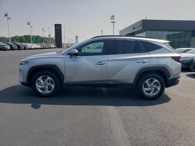 Used 2024 Silver Hyundai SEL image 9