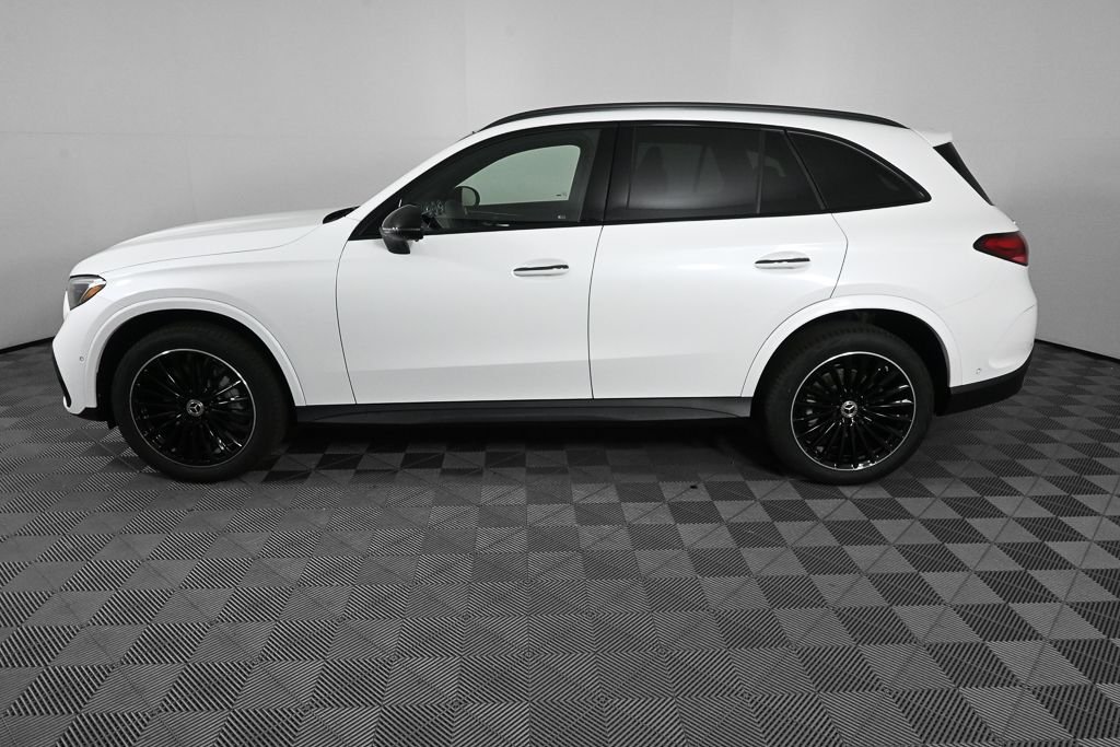 New 2027 MANUFAKTUR Moonlight White Metallic Mercedes-Benz GLC 300 image 16