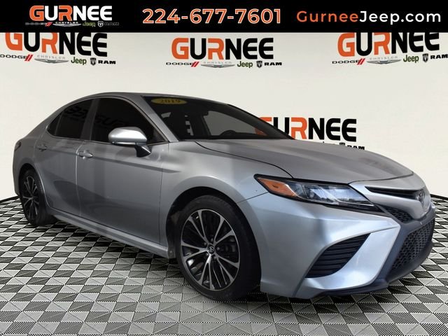 Used 2019 Silver Toyota SE image 1