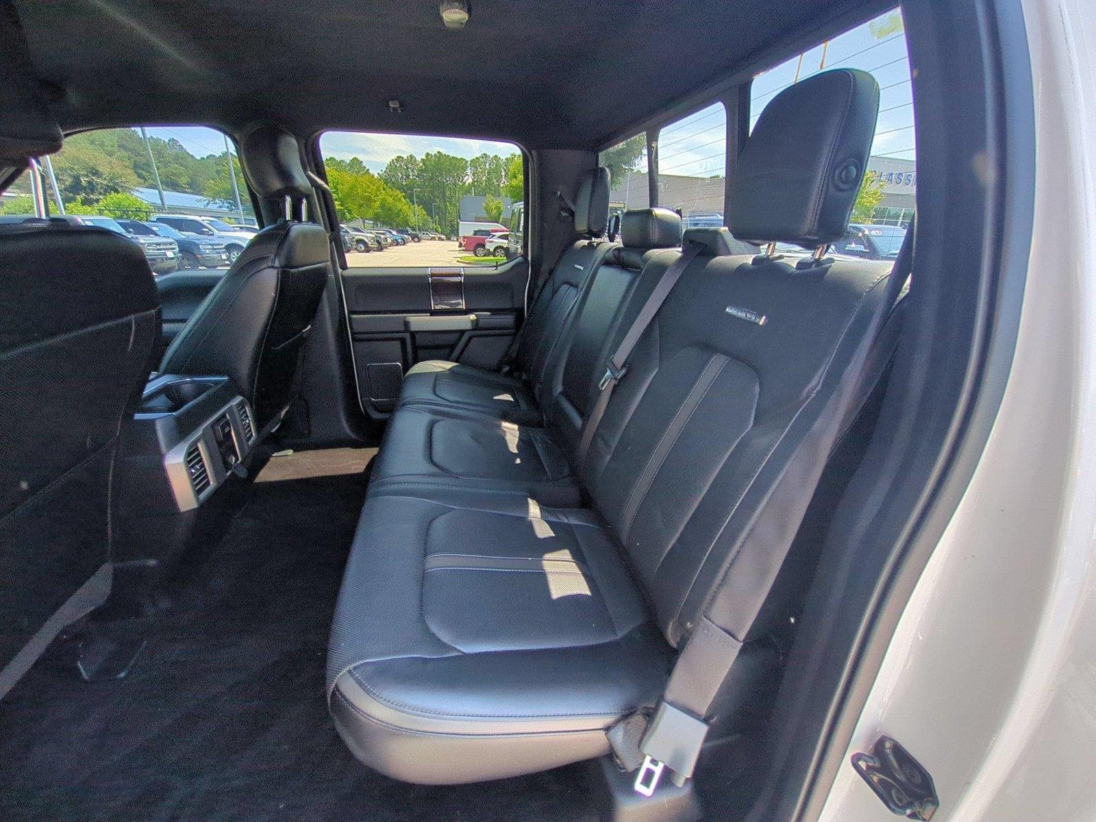 Used 2016 White Platinum Metallic Tri-Coat Ford Platinum image 33