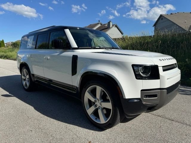 2024 Land Rover Defender X-Dynamic SE - Photo 4