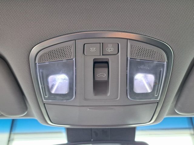 Used 2018 Silver Hyundai Limited image 20