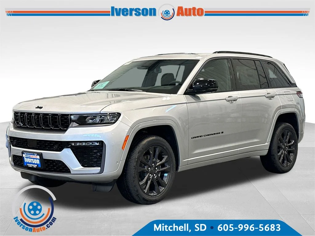 New 2026 Silver Zynith Exterior Paint Jeep Limited Reserve image 3