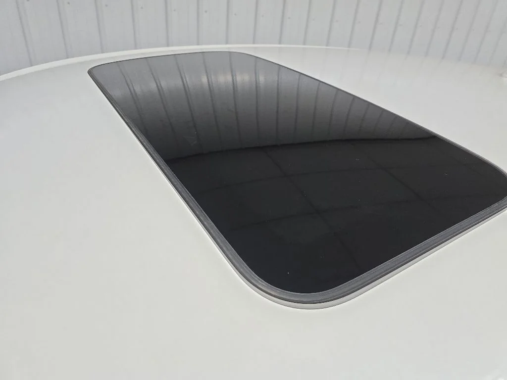 Used 2024 White Honda EX-L image 11