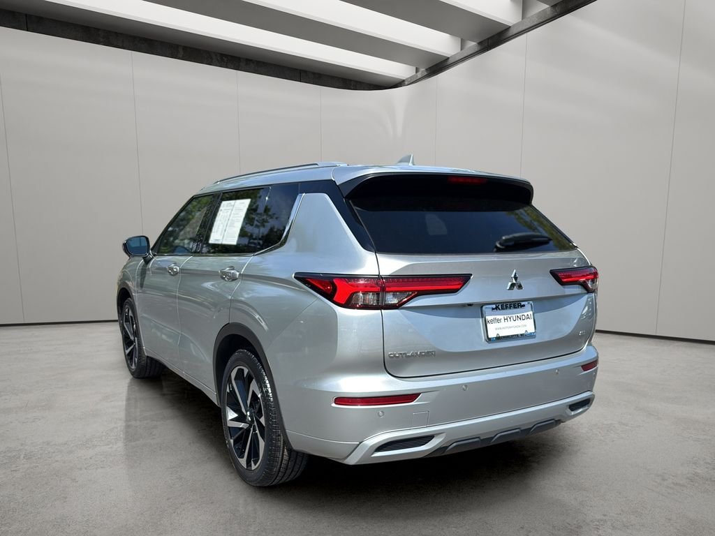 Used 2022 Silver Mitsubishi SEL image 3