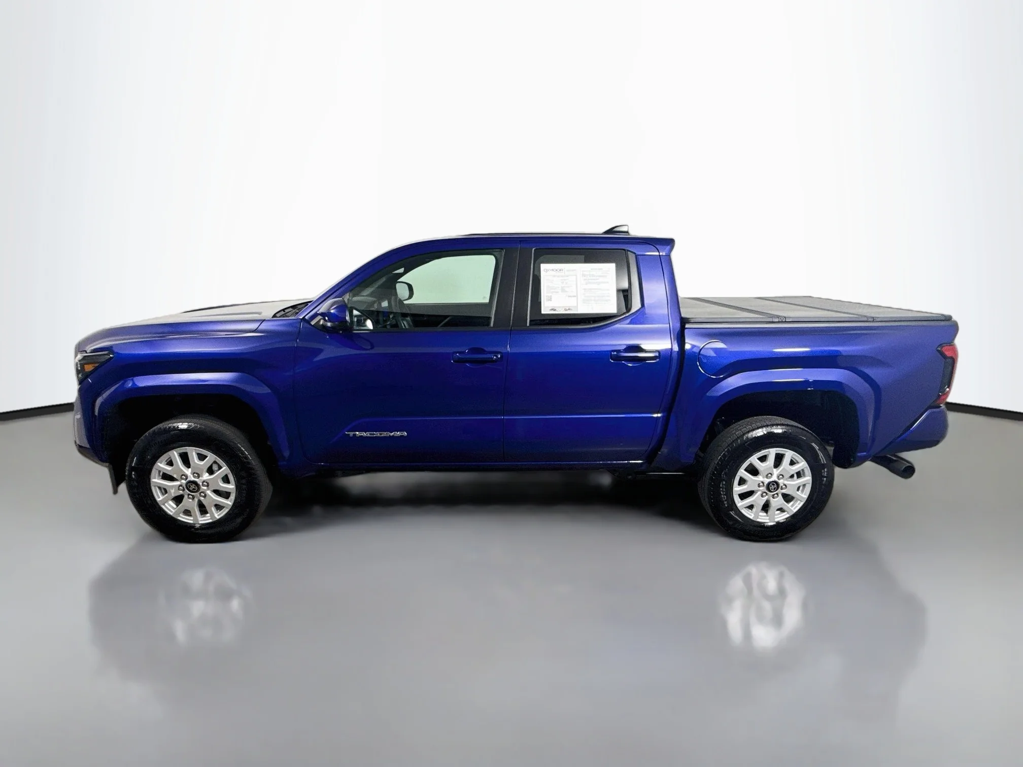 Used 2025 Blue Crush Metallic Toyota SR5 image 4