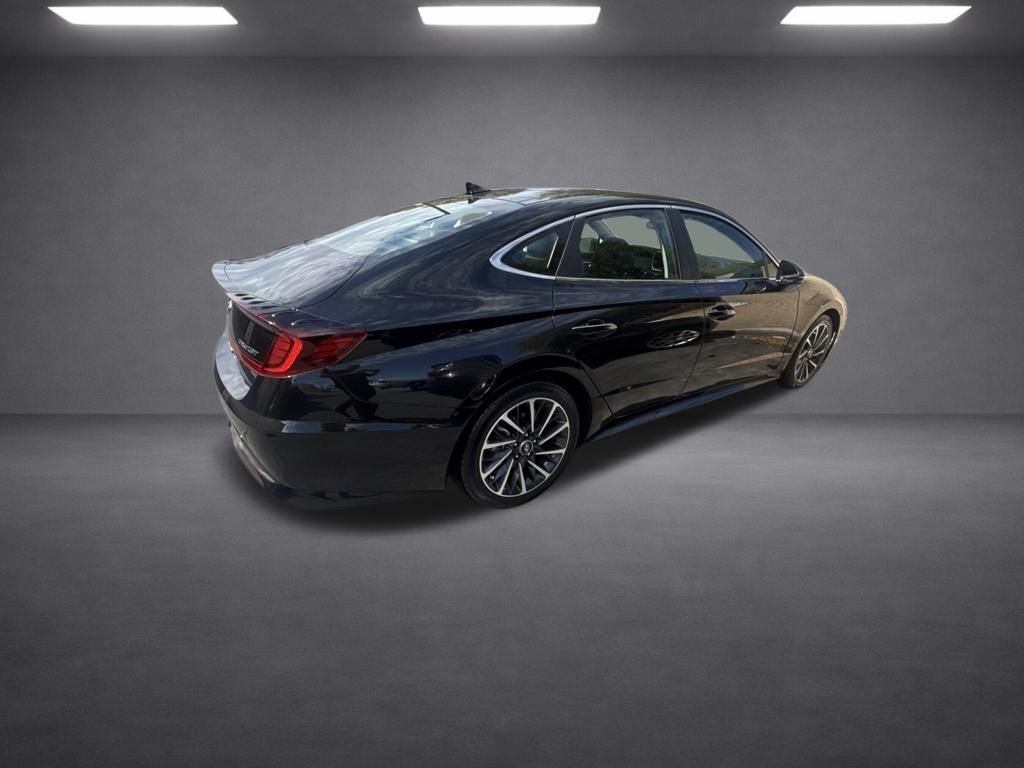 Used 2020 Black Hyundai Limited image 21
