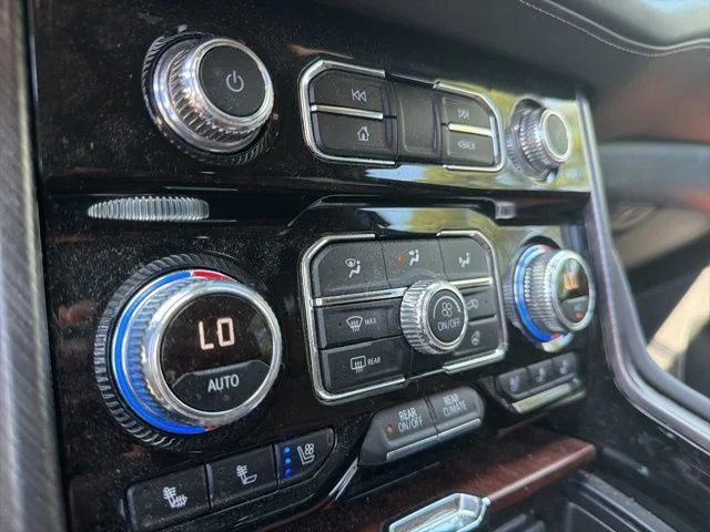 Used 2023 Green GMC Denali Ultimate image 18