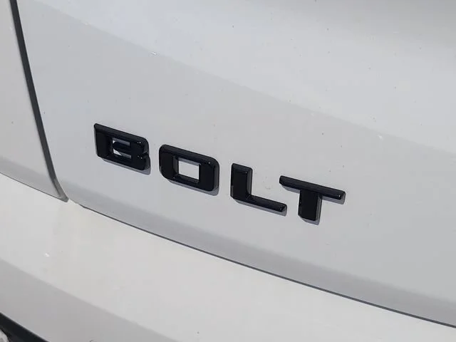 New 2027 Summit White Chevrolet LT image 32