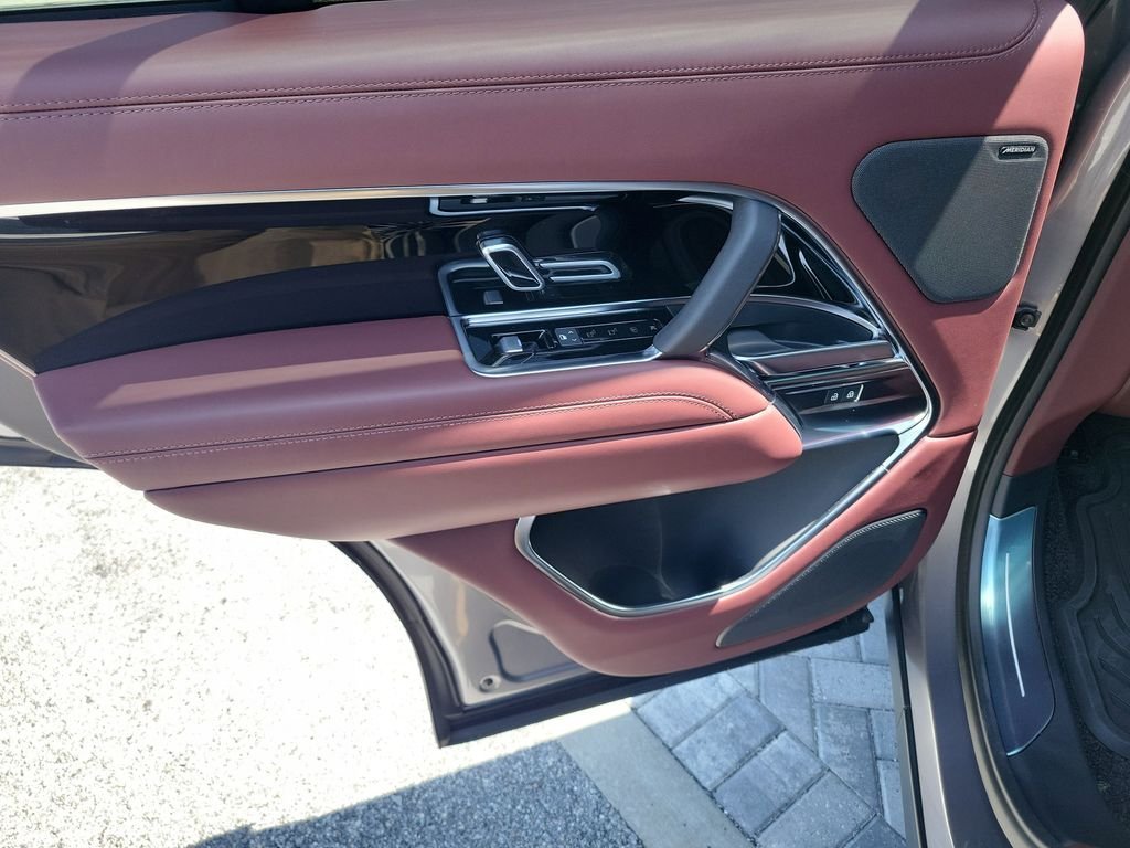 New 2026 Eiger Grey LAND ROVER SE image 22