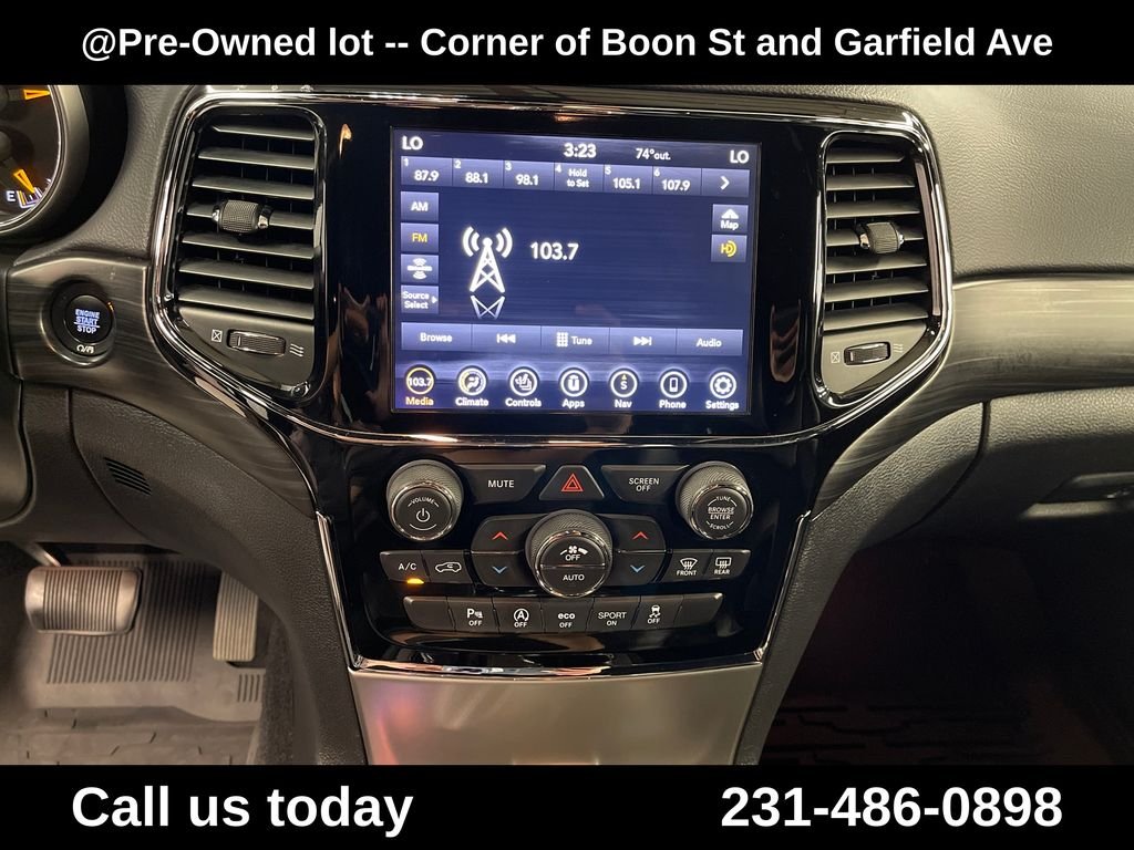 Used 2020  Jeep Laredo image 20