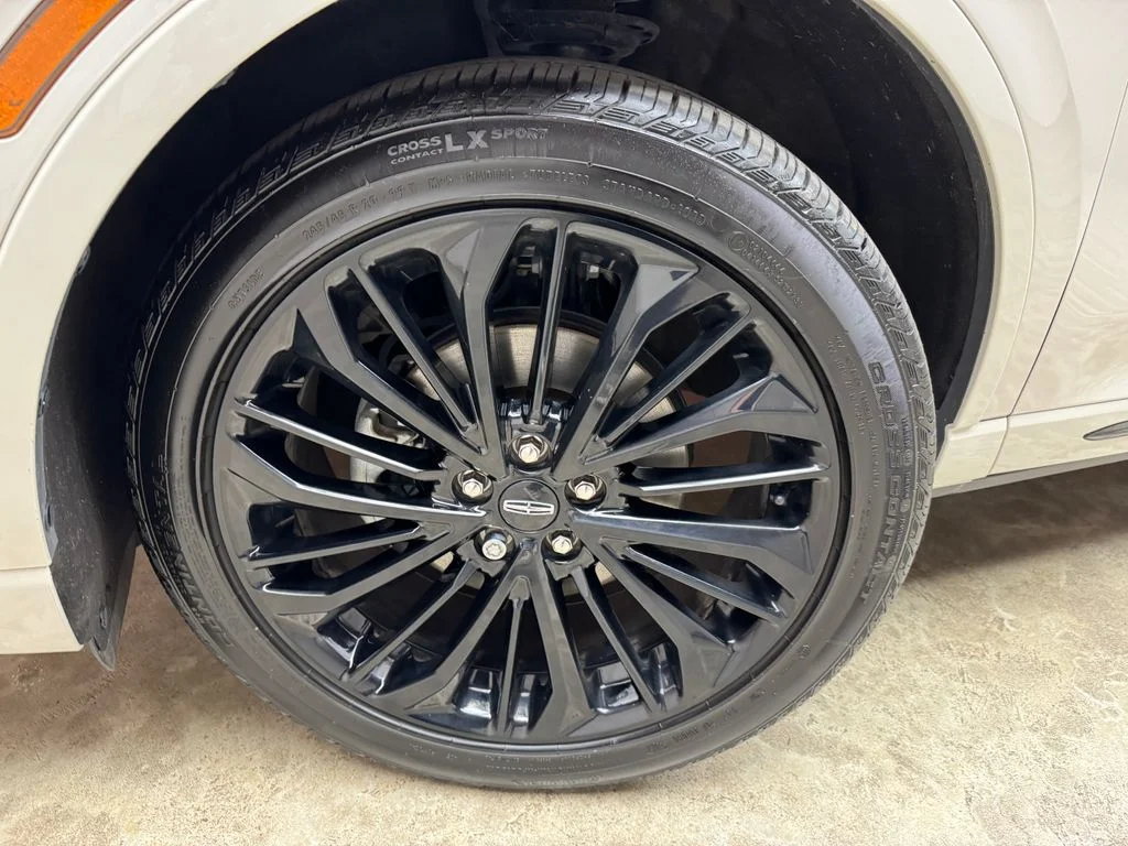 Used 2023 Pearl Metallic Lincoln Standard image 27