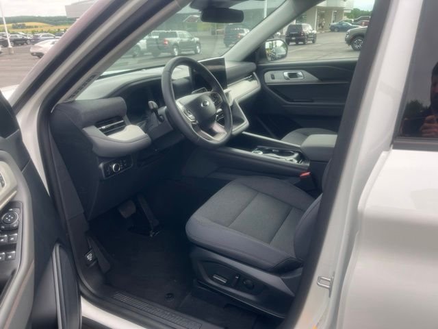 New 2026 Star White Metallic Tri-Coat Ford Active image 8