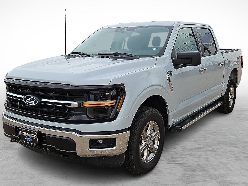 Used 2025 White Metallic Ford XLT image 5