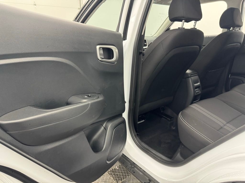Used 2025 Lunar White Hyundai SEL image 35