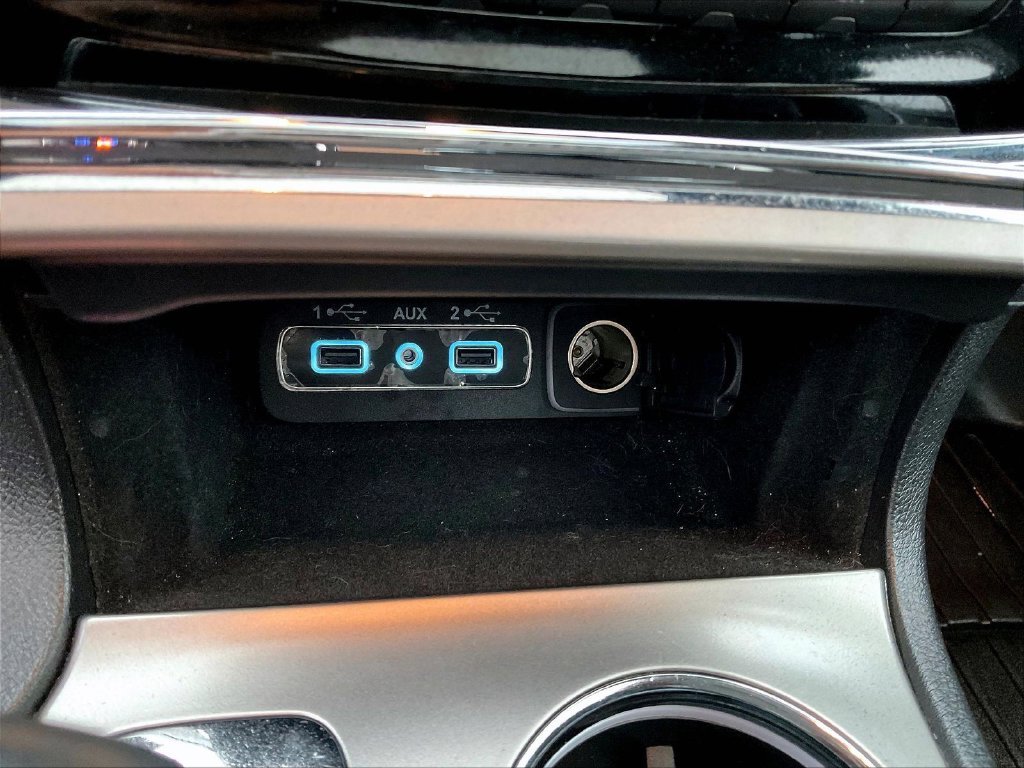 Used 2020 White Jeep Altitude image 12